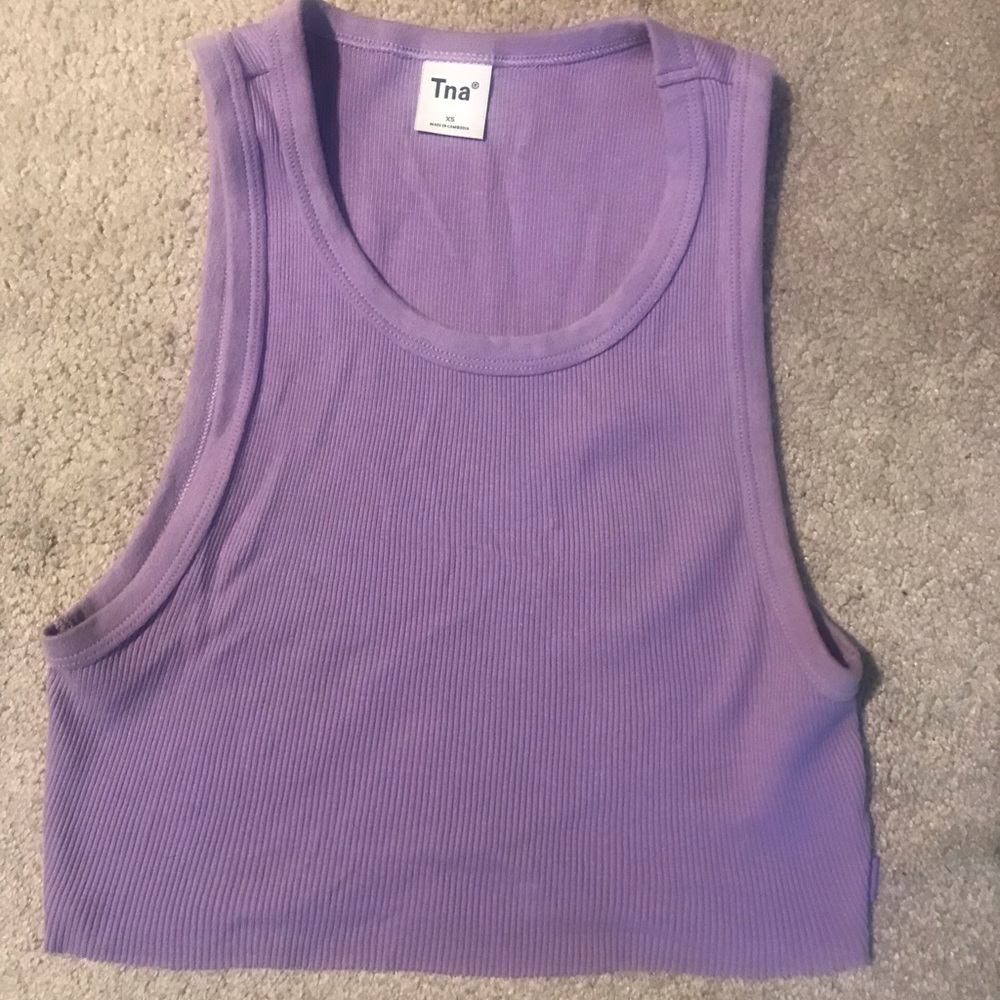 Aritzia crop top. Lavander . Xs but a small fits. Only worn a few times. Clean.